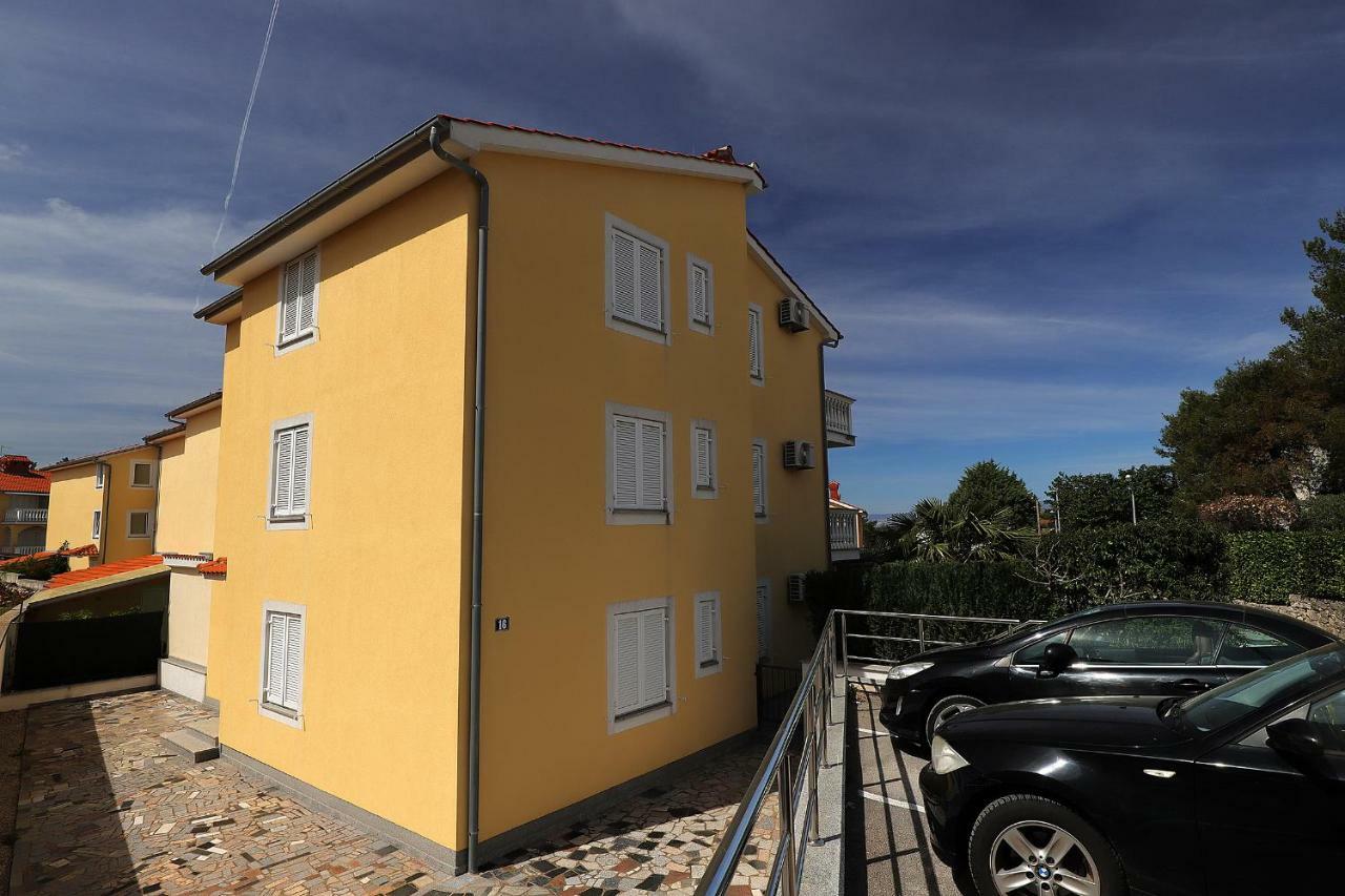 Apartment La God Malinska Exterior photo